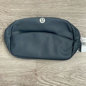Lululemon city essentials pouch mini